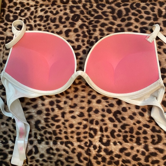 Victoria’s Secret push up bra - Picture 3 of 3
